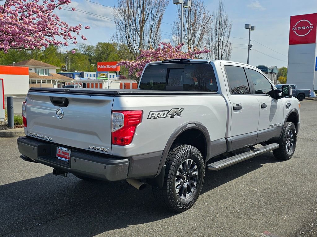 Used 2017 Nissan Titan PRO-4X w/ Pro-4x Convenience Package AWD/4WD image 5