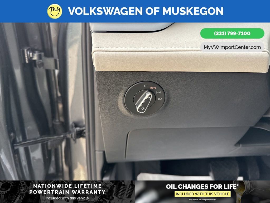 New 2026 Volkswagen Taos SE image 14