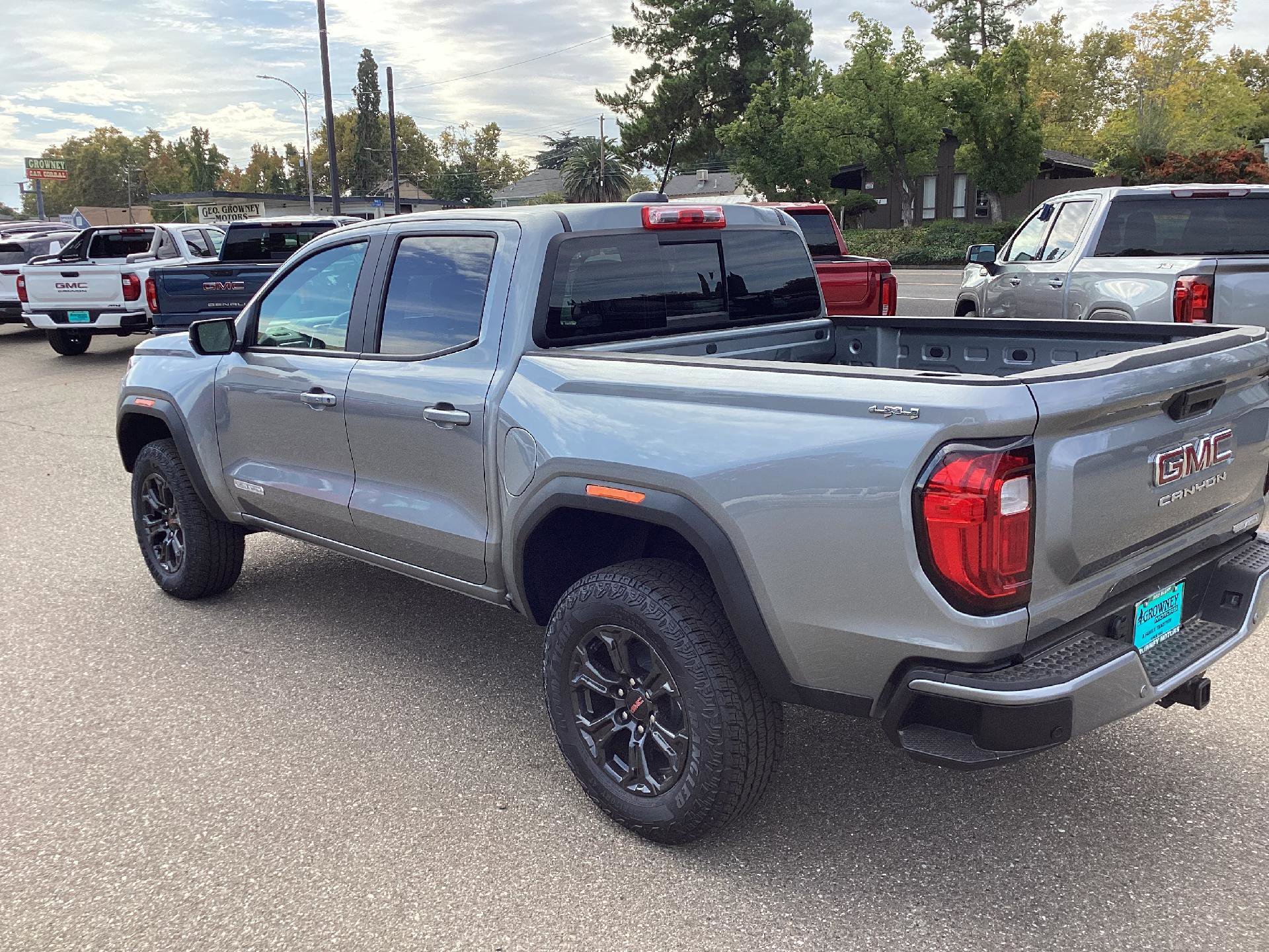 New 2025 GMC Canyon Elevation w/ Convenience Package image 8