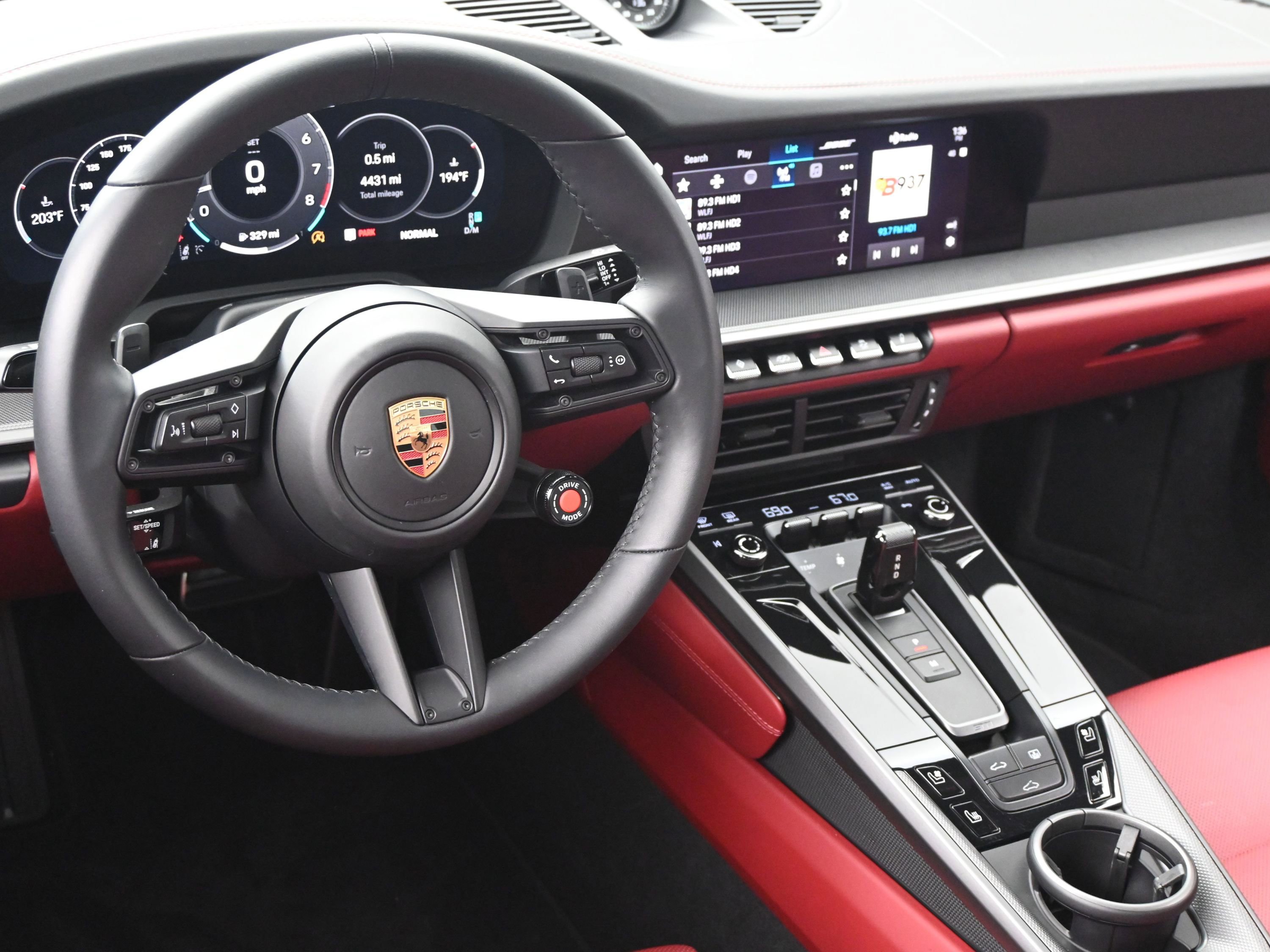 Certified 2025 Porsche 911 Carrera image 8
