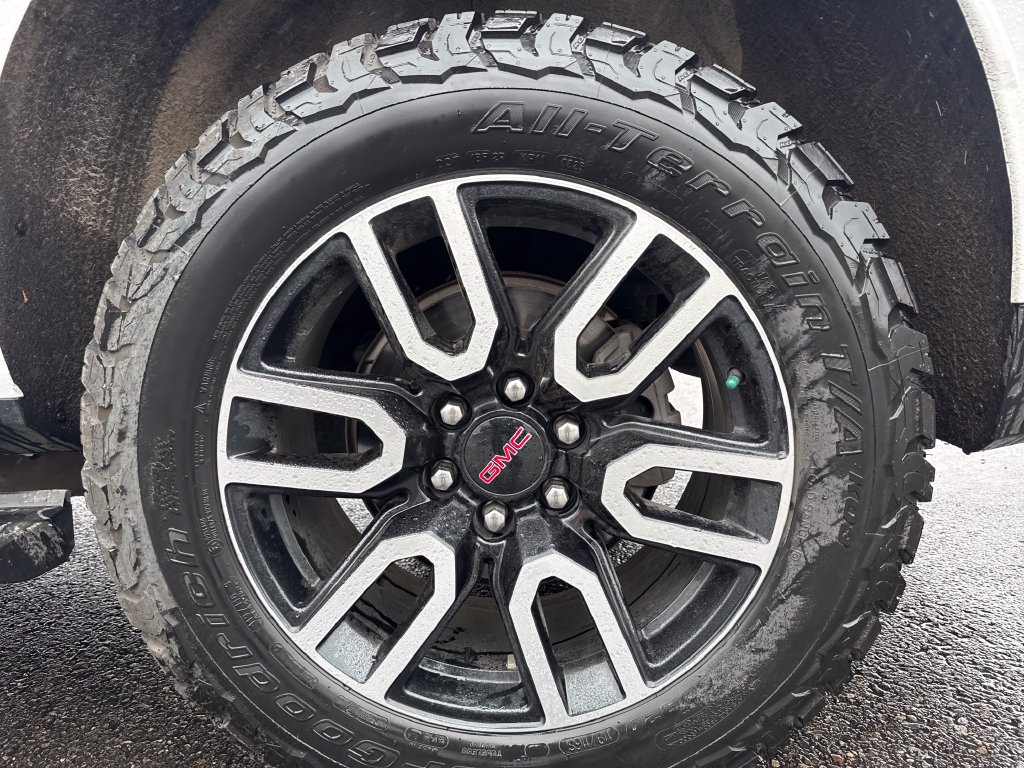 Used 2022 GMC Yukon AT4 AWD/4WD image 14