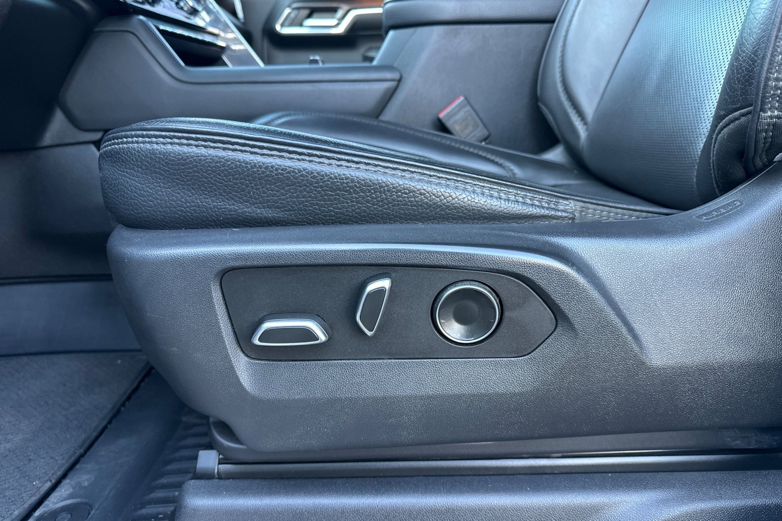 Used 2024 GMC Sierra 3500 Denali w/ Denali Reserve Package image 12