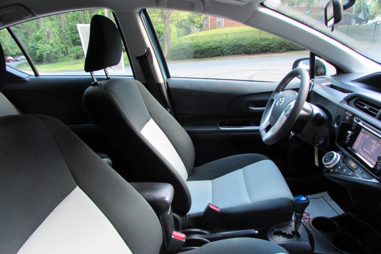 Used 2015 Toyota Prius C Two image 33