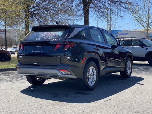 New 2025 Hyundai Tucson SE image 9