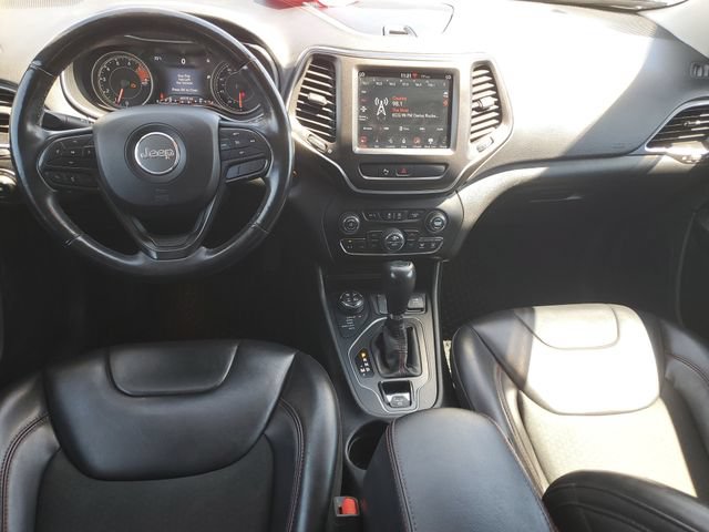 Used 2019 Jeep Cherokee Trailhawk w/ Comfort & Convenience Group AWD/4WD image 10