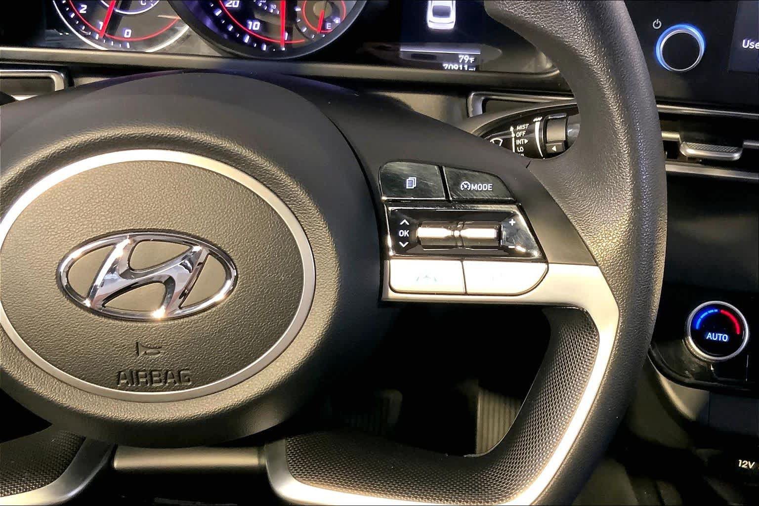 Used 2023 Hyundai Elantra SEL FWD image 25