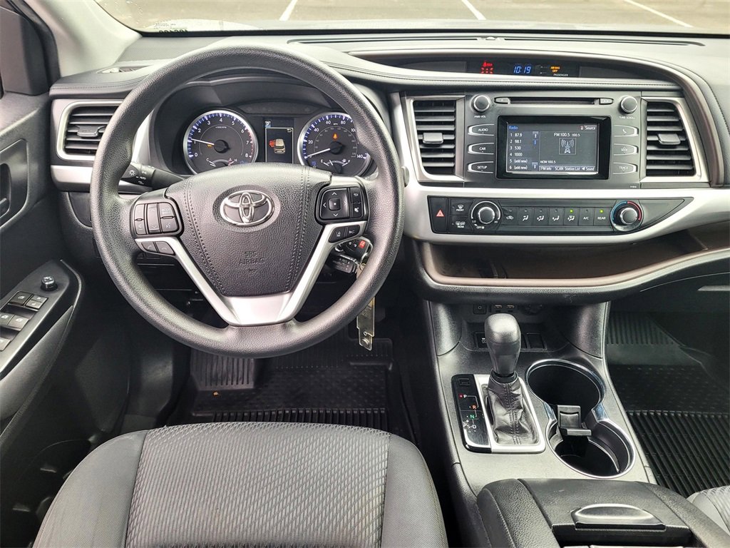 Used 2019 Toyota Highlander LE image 12
