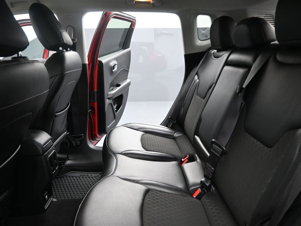 Used 2020 Jeep Compass Latitude image 15