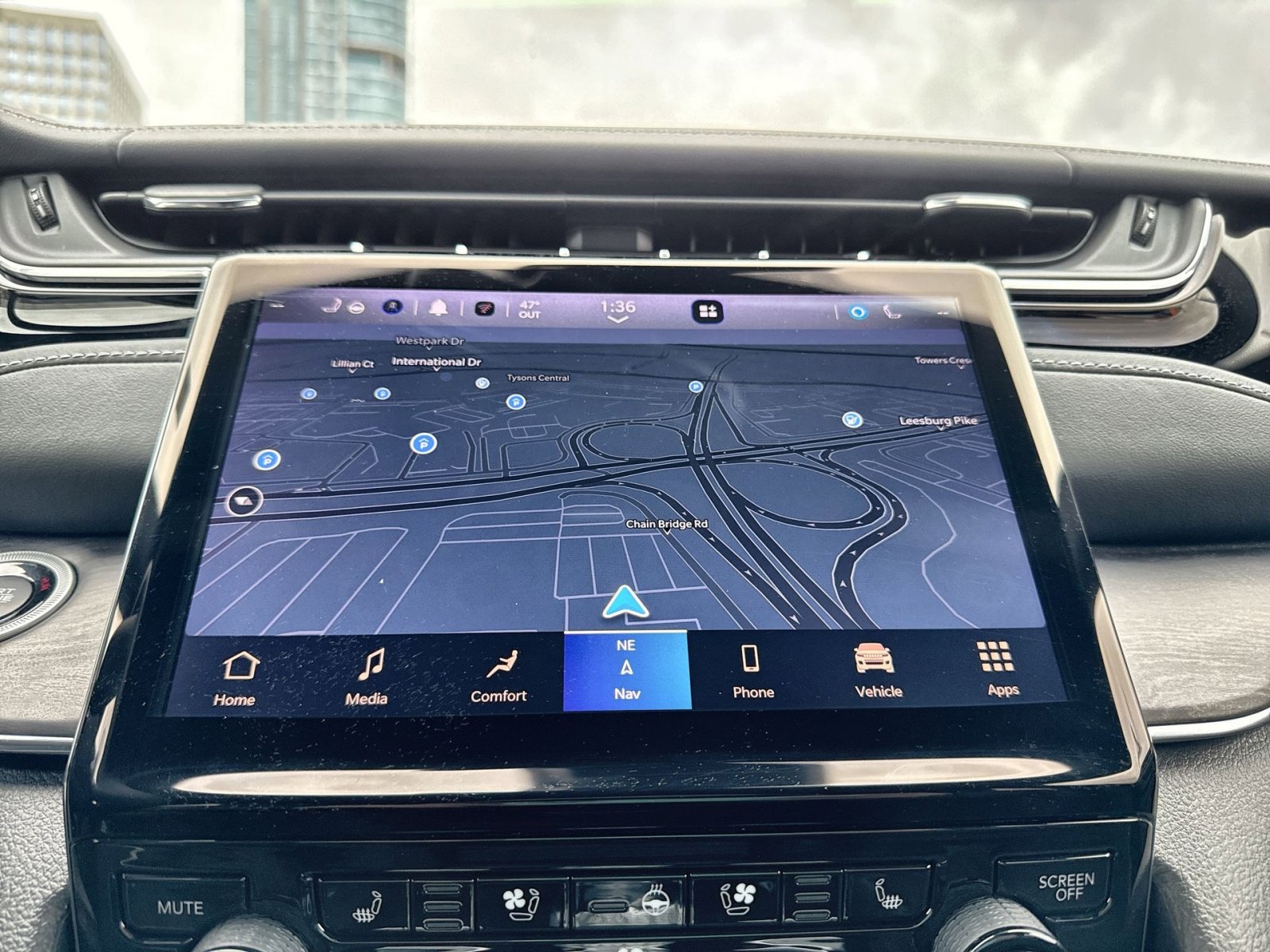 Used 2024 Jeep Grand Cherokee Overland w/ Luxury Tech Group IV image 20