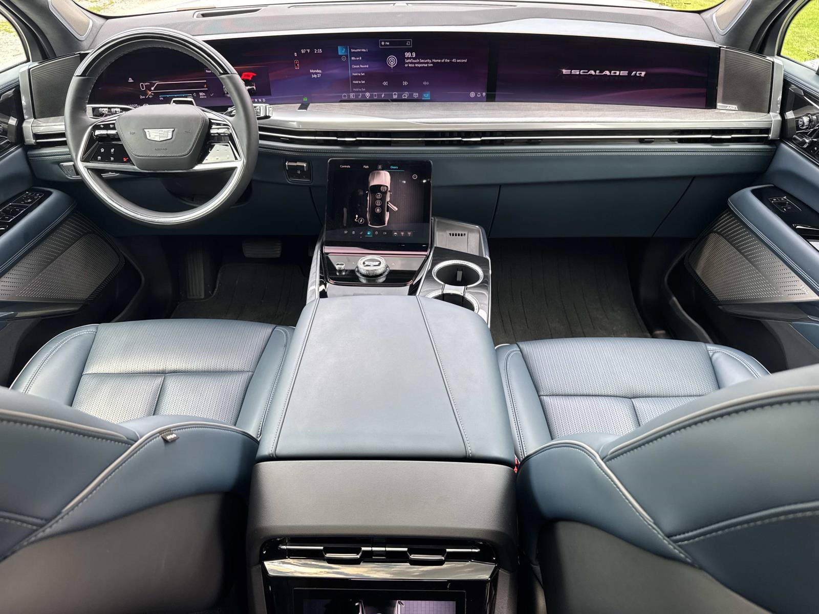 Certified 2025 Cadillac Escalade IQ Luxury 2 w/ LPO, Premium Carpet Package AWD/4WD image 27