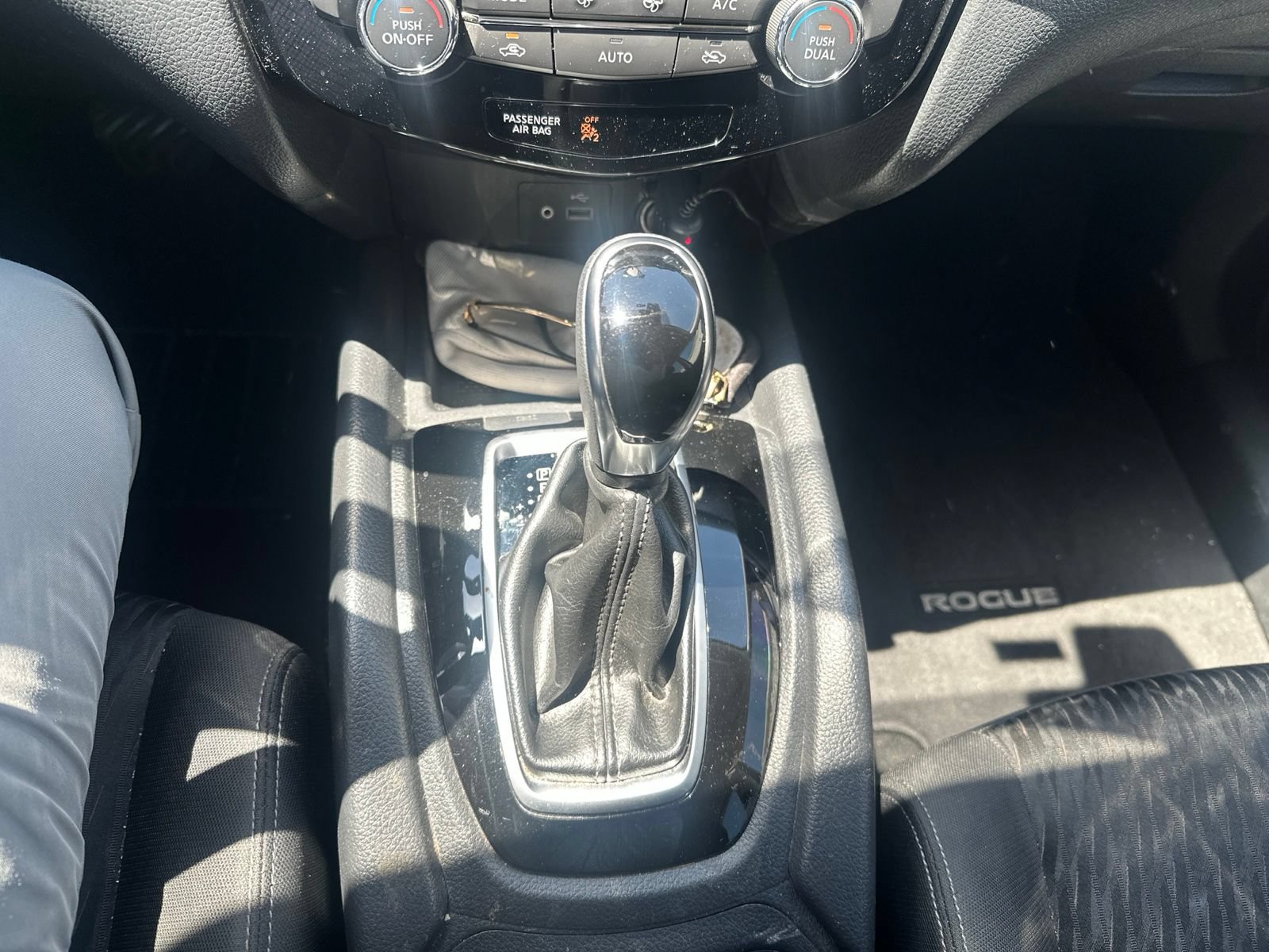 Used 2019 Nissan Rogue SV FWD image 10