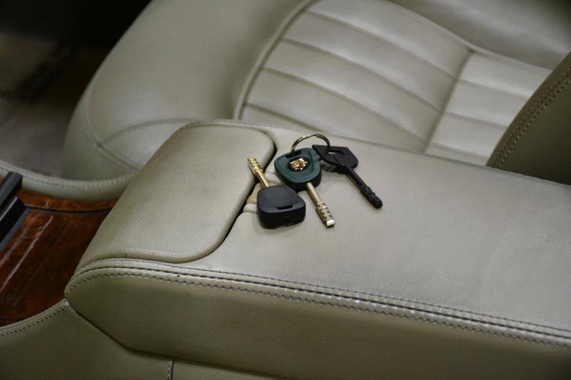 Used 1997 Jaguar XJ6 RWD image 30