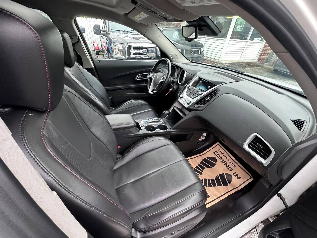 Used 2016 Chevrolet Equinox LTZ w/ Enhanced Convenience Package FWD image 12
