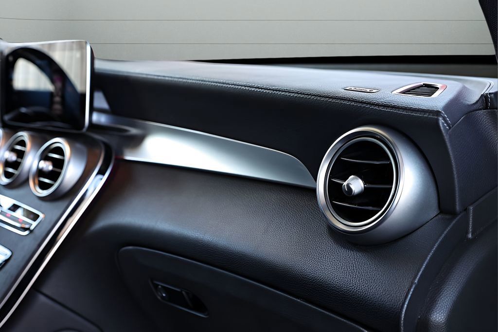 Used 2022 Mercedes-Benz GLC 300 4MATIC Coupe image 66