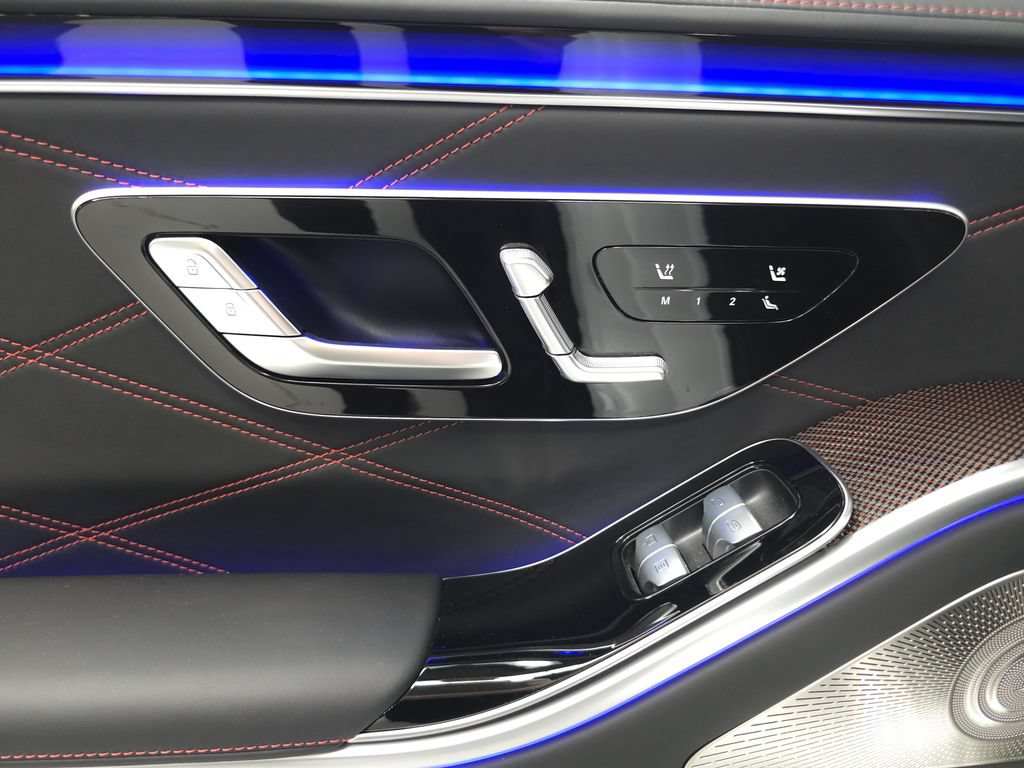 Used 2024 Mercedes-Benz S 63 AMG S w/ Carbon Fiber Exterior Package image 29