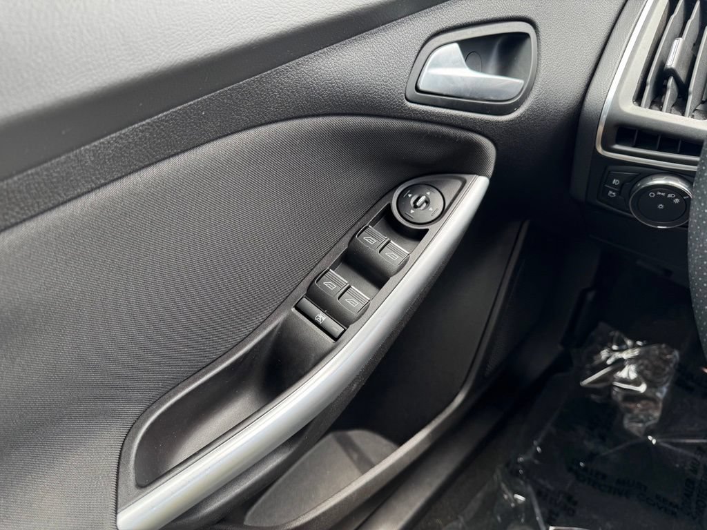 Used 2013 Ford Focus ST FWD image 34