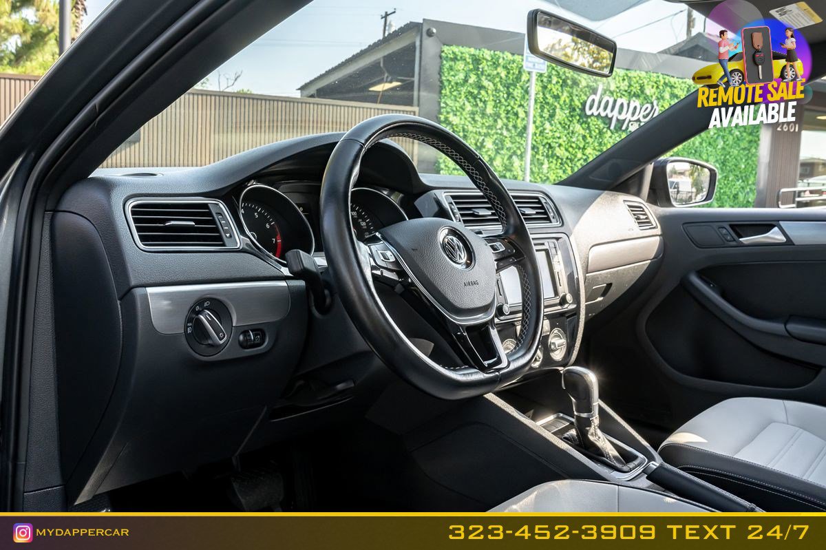 Used 2016 Volkswagen Jetta Sport image 10