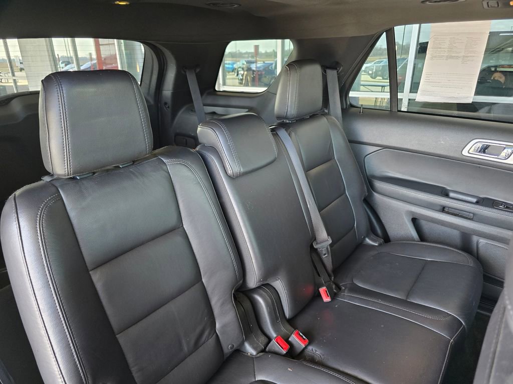Used 2014 Ford Explorer XLT w/ Equipment Group 202A image 18