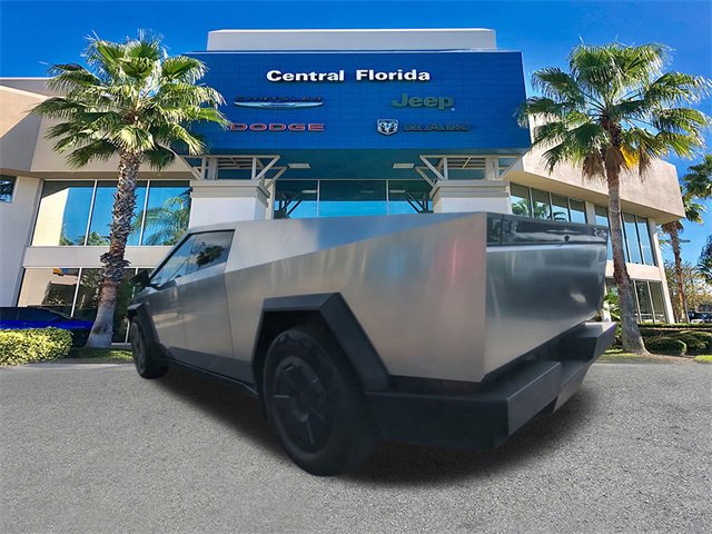 Used 2024 Tesla Cybertruck AWD Crew Cab image 7