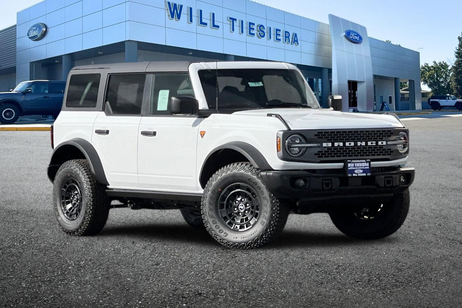 New 2026 Ford Bronco Badlands image 2