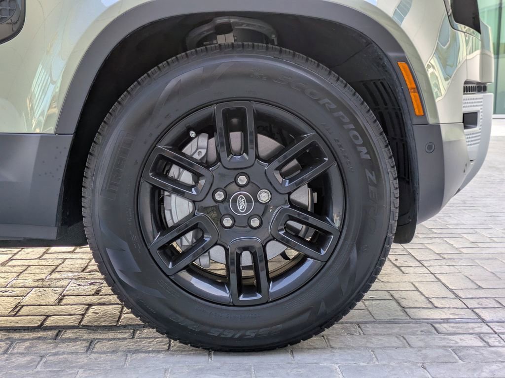 Used 2025 Land Rover Defender 110 S image 12