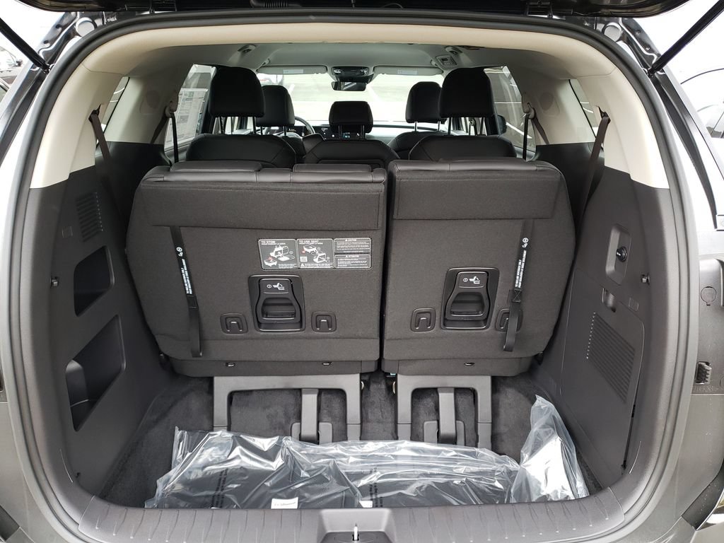 New 2026 Kia Carnival FWD image 6