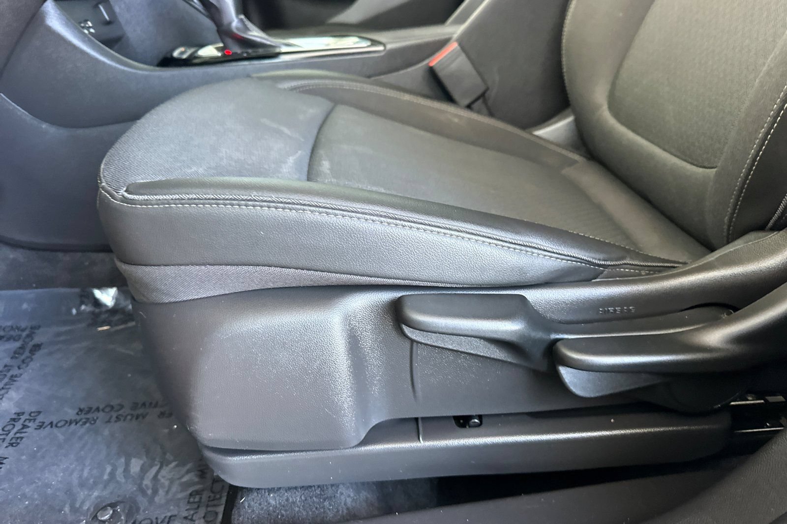 Certified 2025 Buick Encore GX Preferred FWD image 13