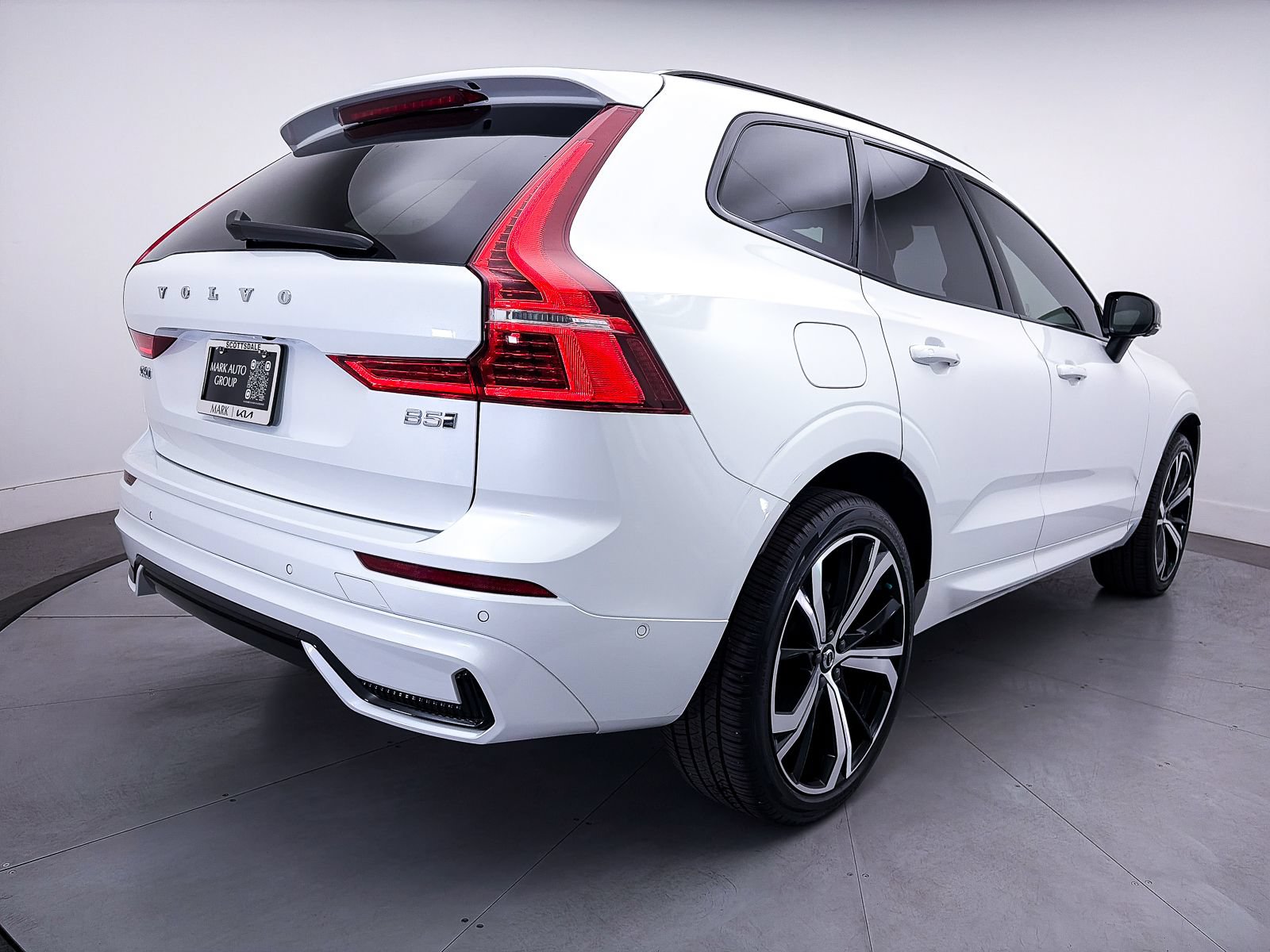 Used 2023 Volvo XC60 B5 Ultimate w/ Protection Package AWD/4WD image 42