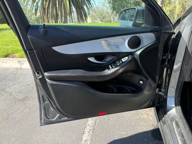 Used 2019 Mercedes-Benz GLC 300 image 6