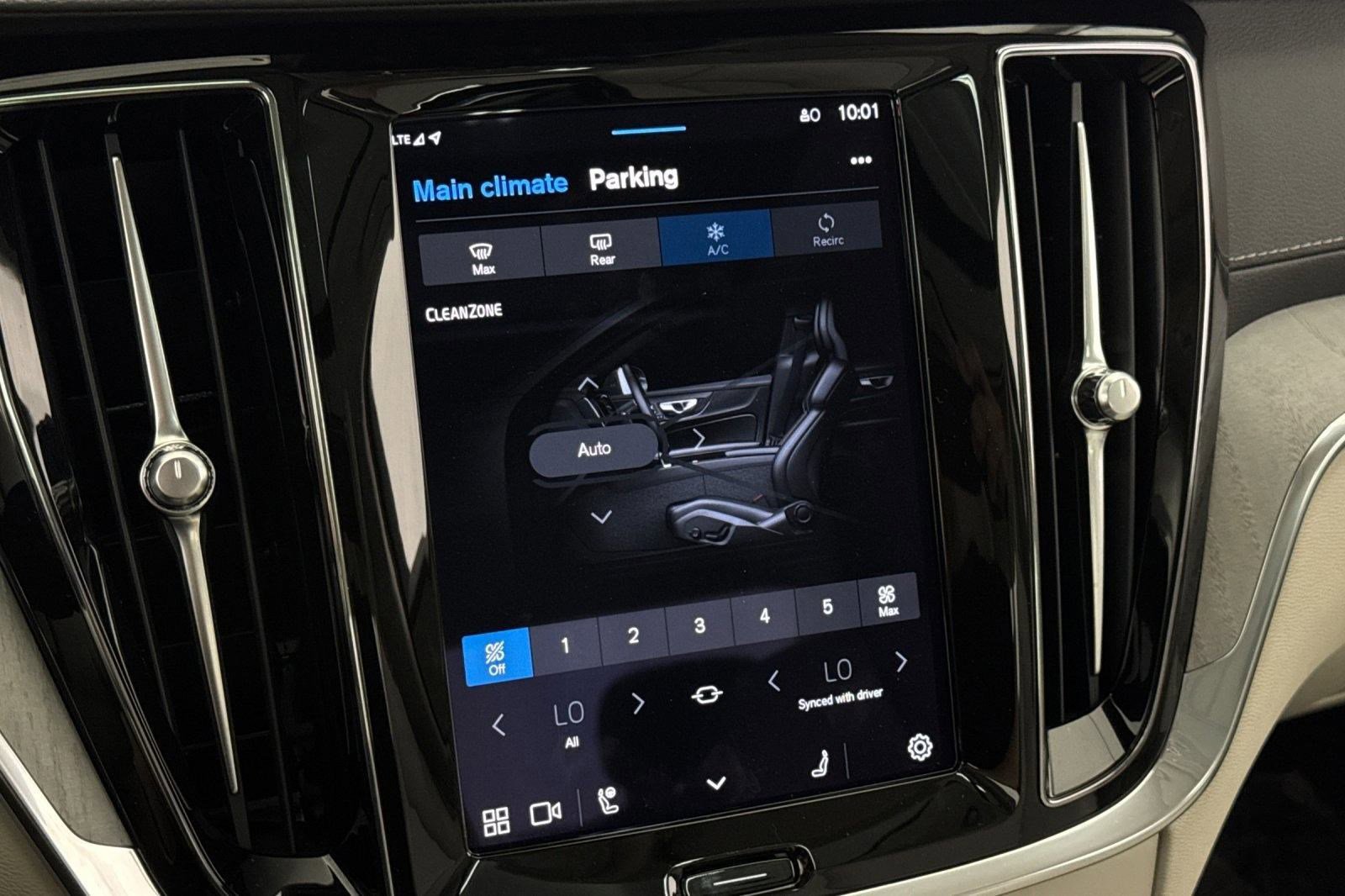 Used 2024 Volvo S60 T8 Ultimate w/ Climate Package image 25