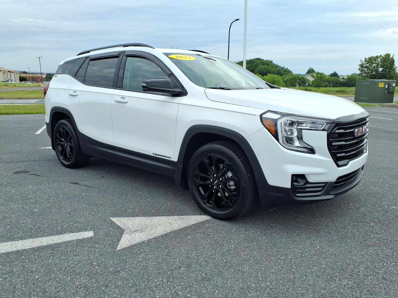 Certified 2022 GMC Terrain SLT w/ Elevation Edition AWD/4WD image 3