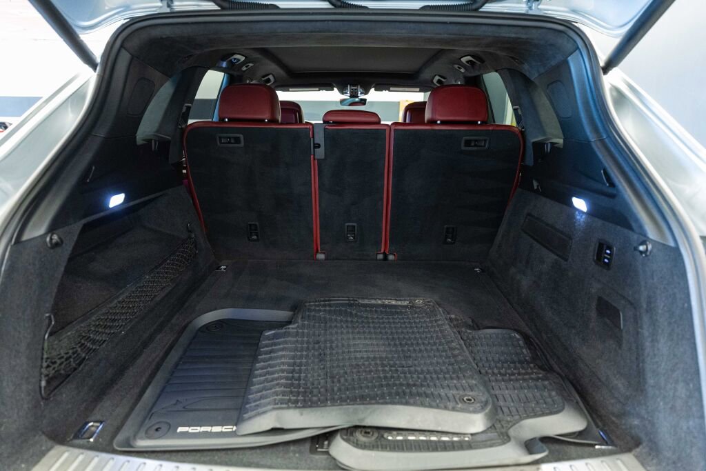 Used 2019 Porsche Cayenne Turbo image 10