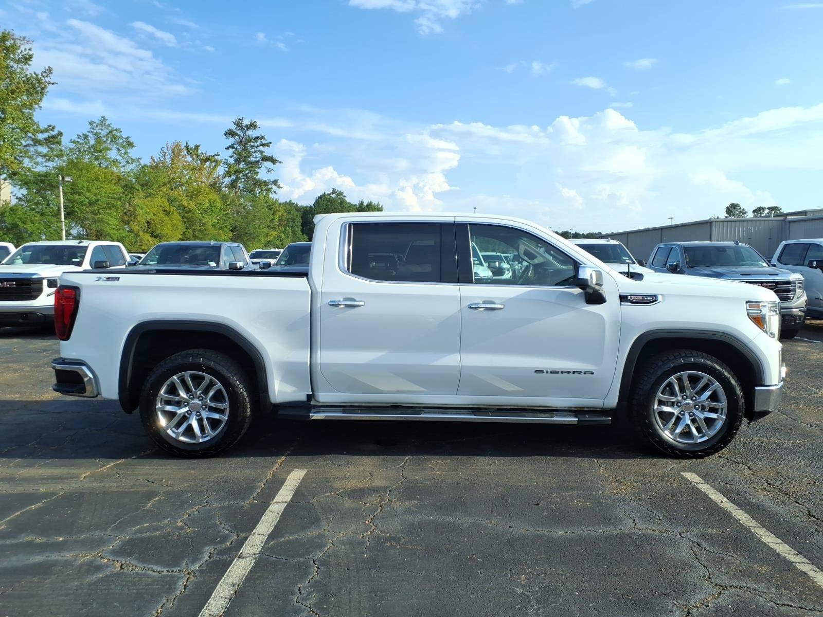 Used 2022 GMC Sierra 1500 SLT w/ SLT Premium Plus Package AWD/4WD image 3