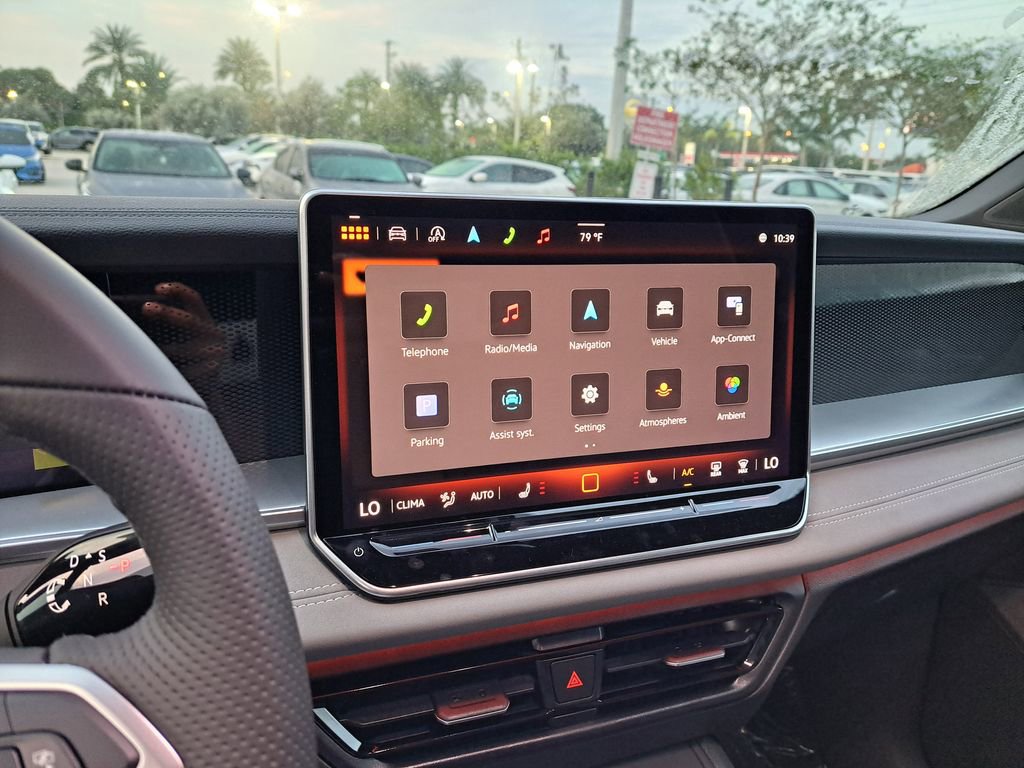 New 2026 Volkswagen Tiguan SE R-Line image 9