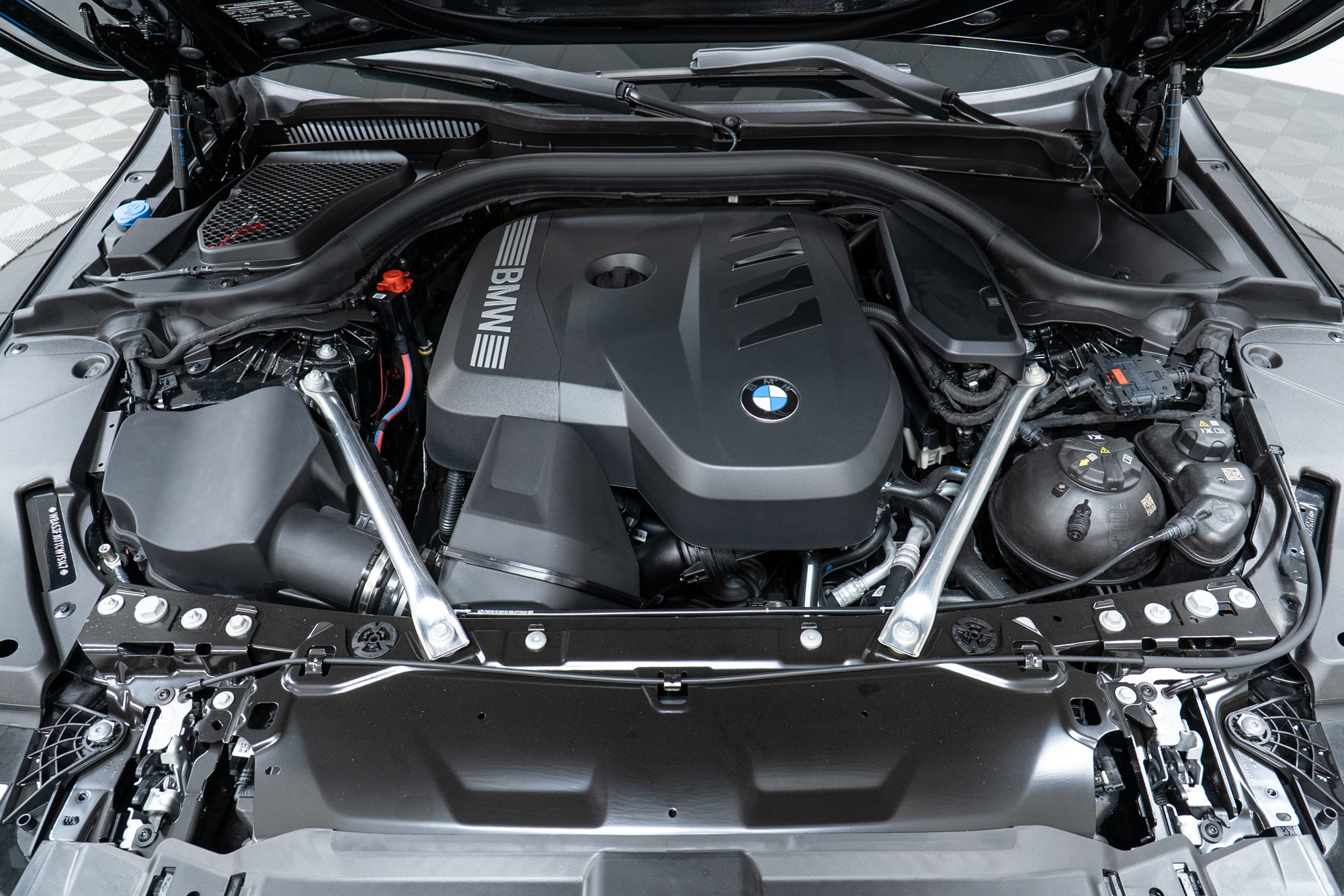 New 2026 BMW 530i xDrive w/ Premium Package image 9