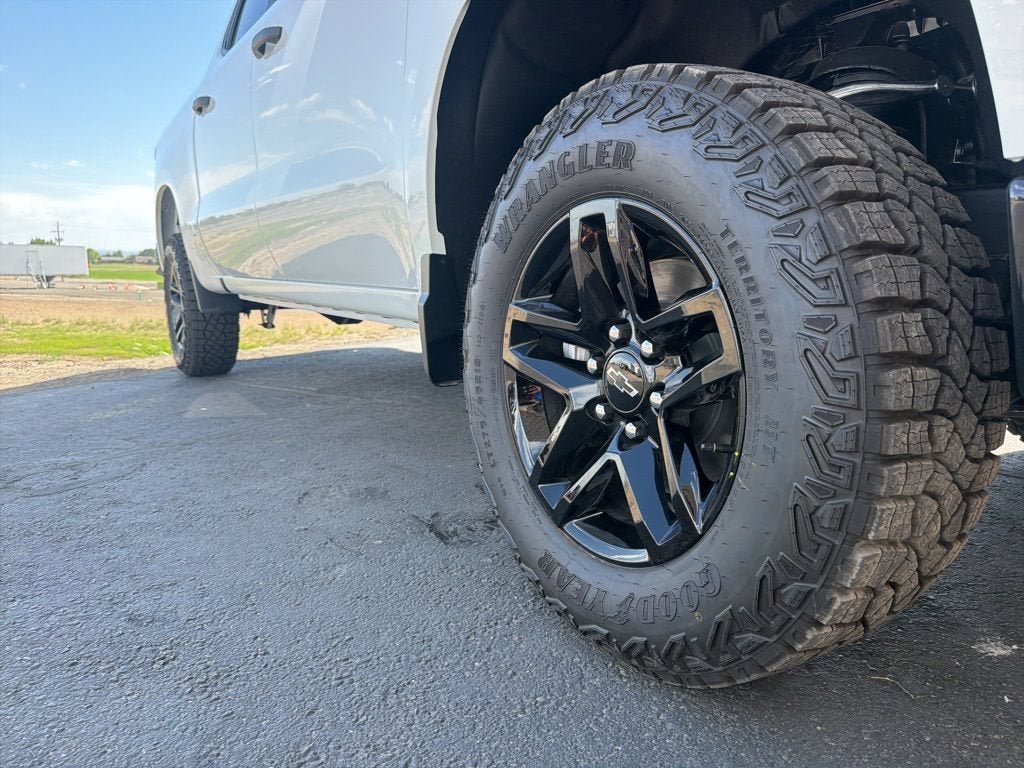 New 2026 Chevrolet Silverado 1500 Custom Trail Boss AWD/4WD image 5