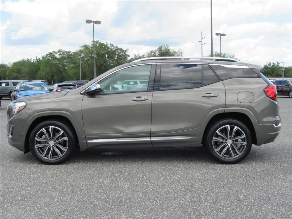 Used 2018 GMC Terrain Denali w/ Advanced Safety Package FWD image 4