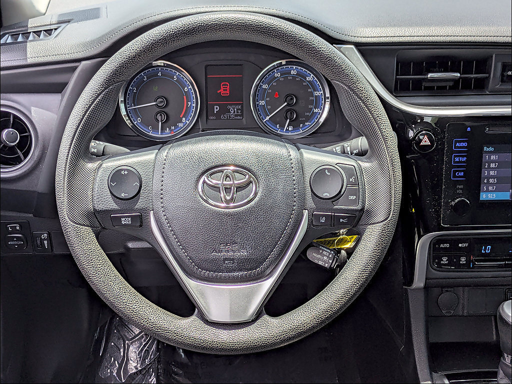 Used 2017 Toyota Corolla LE FWD image 16