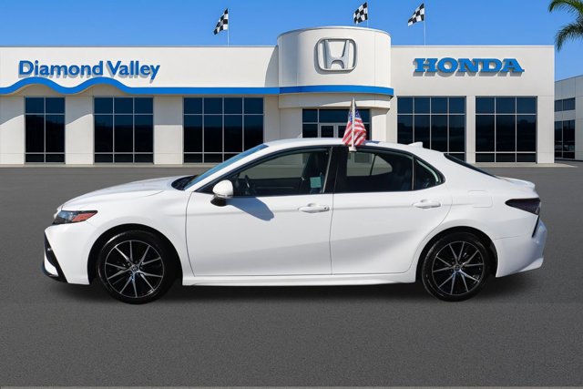 Used 2023 Toyota Camry SE image 7