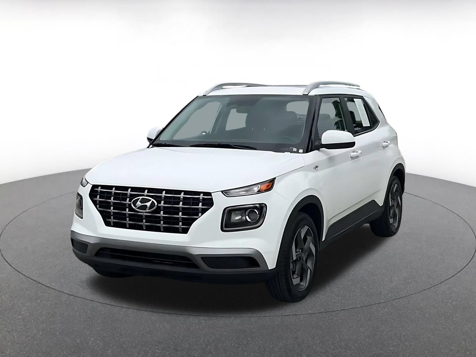 Used 2026 Hyundai Venue SEL FWD image 5