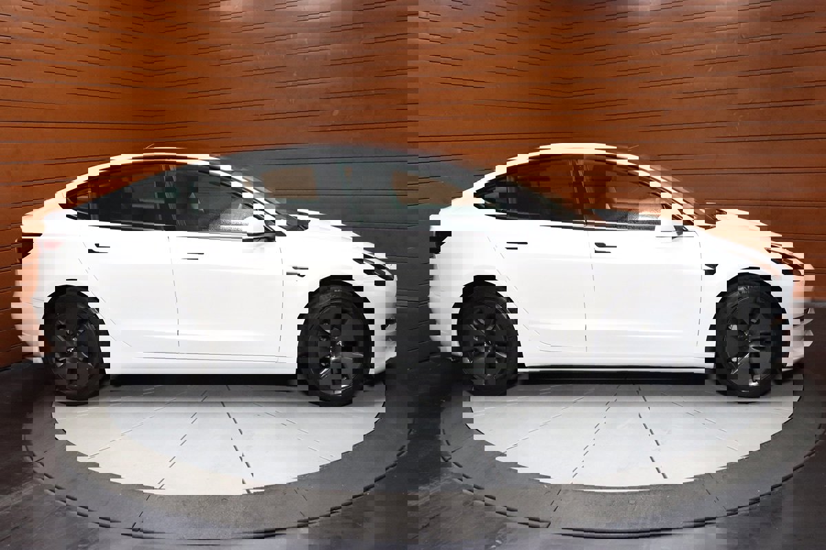 Used 2023 Tesla Model 3 Standard Range RWD image 17