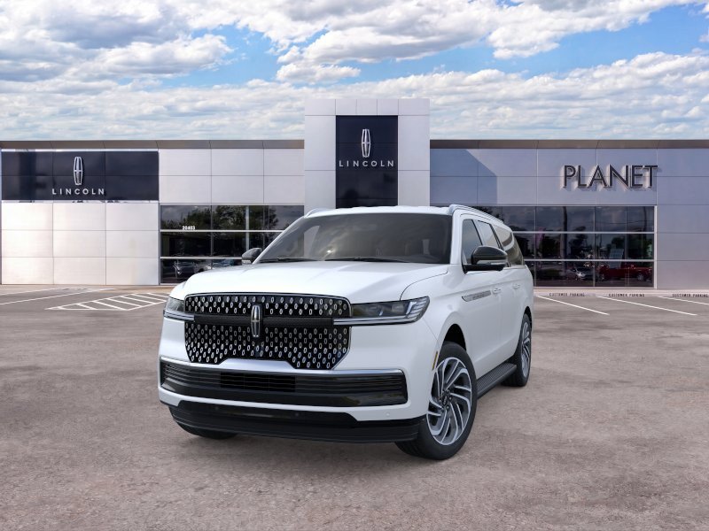 New 2026 Lincoln Navigator L Premier AWD/4WD image 2