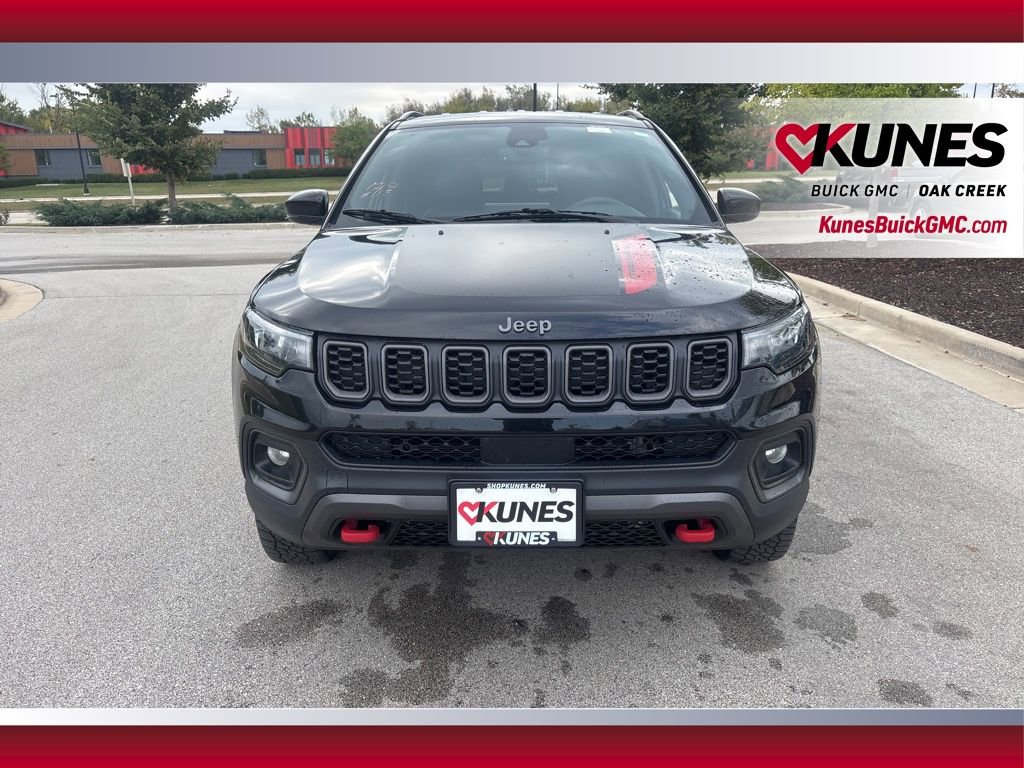 Used 2024 Jeep Compass Trailhawk image 3