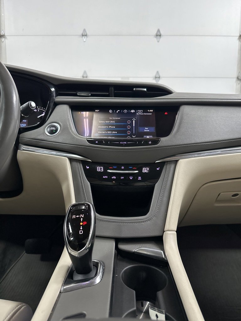 Used 2017 Cadillac XT5 Luxury w/ Driver Awareness Package image 24