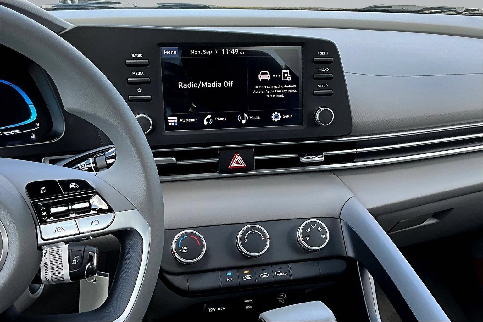New 2026 Hyundai Elantra SE FWD image 6