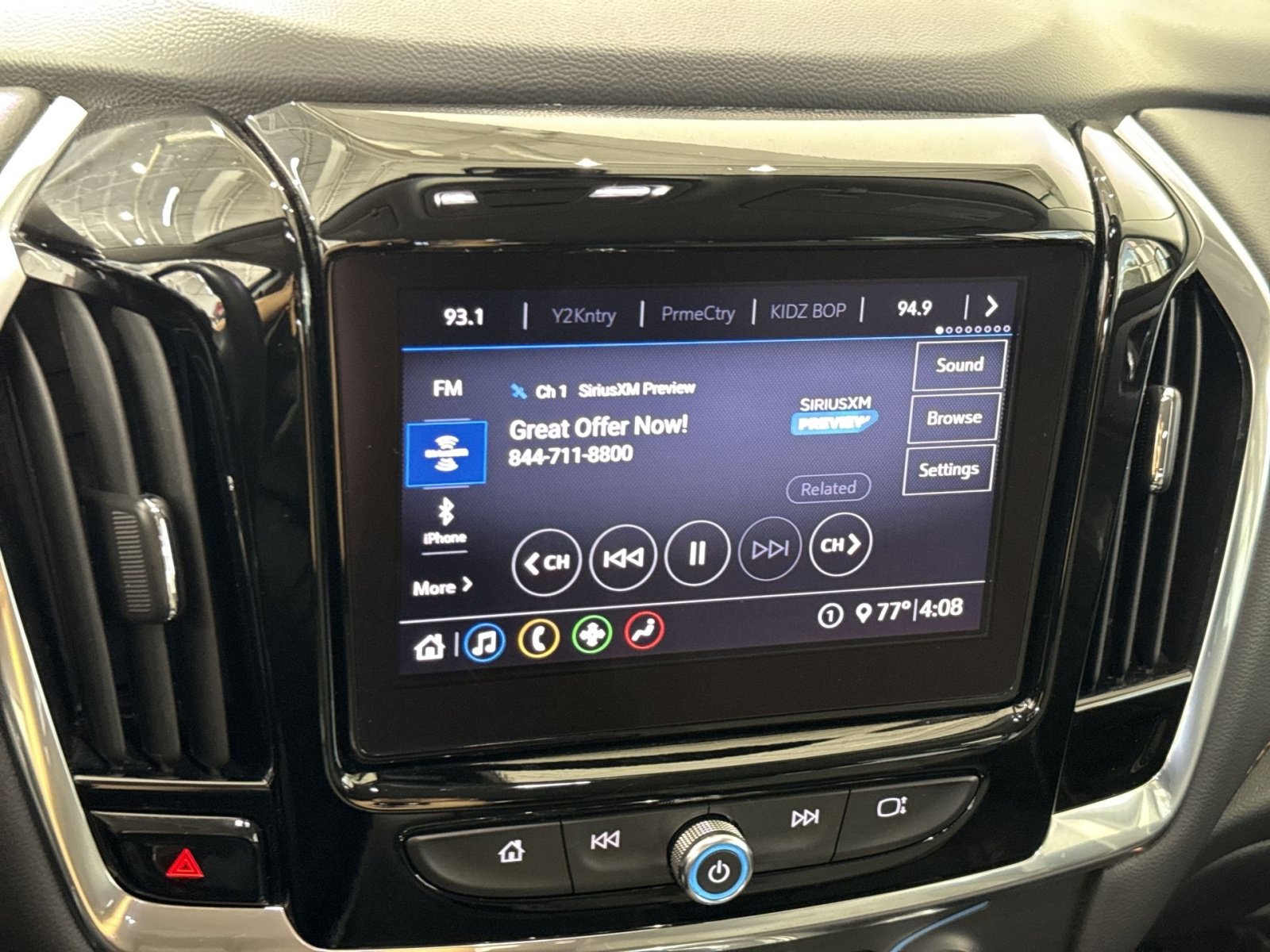 Used 2020 Chevrolet Traverse LT FWD image 19