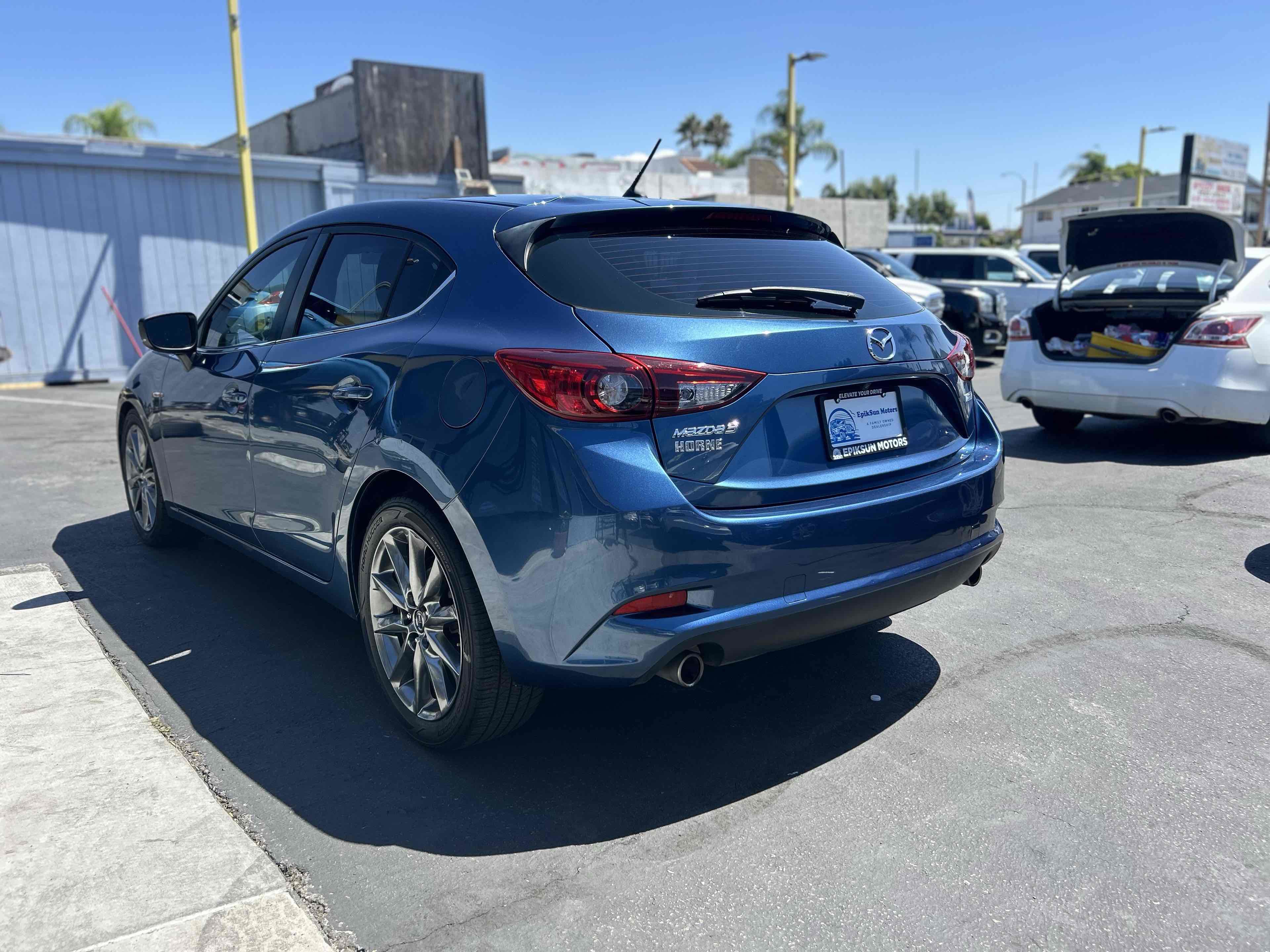 Used 2018 MAZDA MAZDA3 Touring image 6