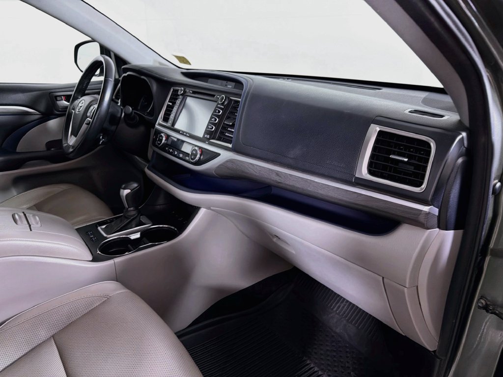 Used 2018 Toyota Highlander Limited AWD/4WD image 27