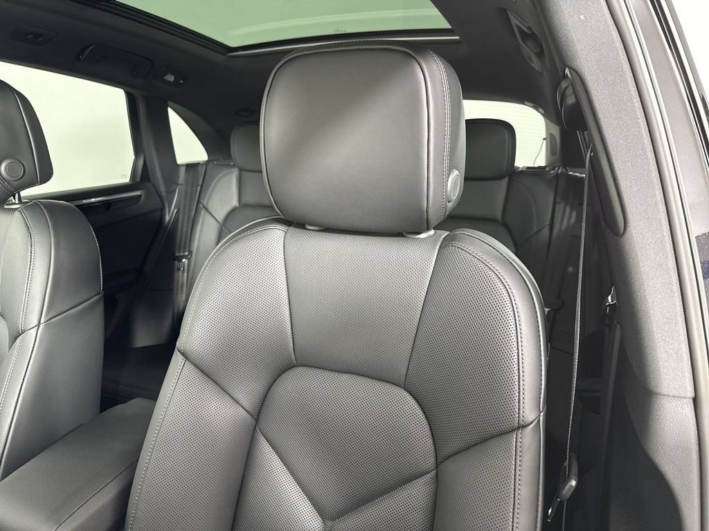 New 2026 Porsche Macan AWD/4WD image 41