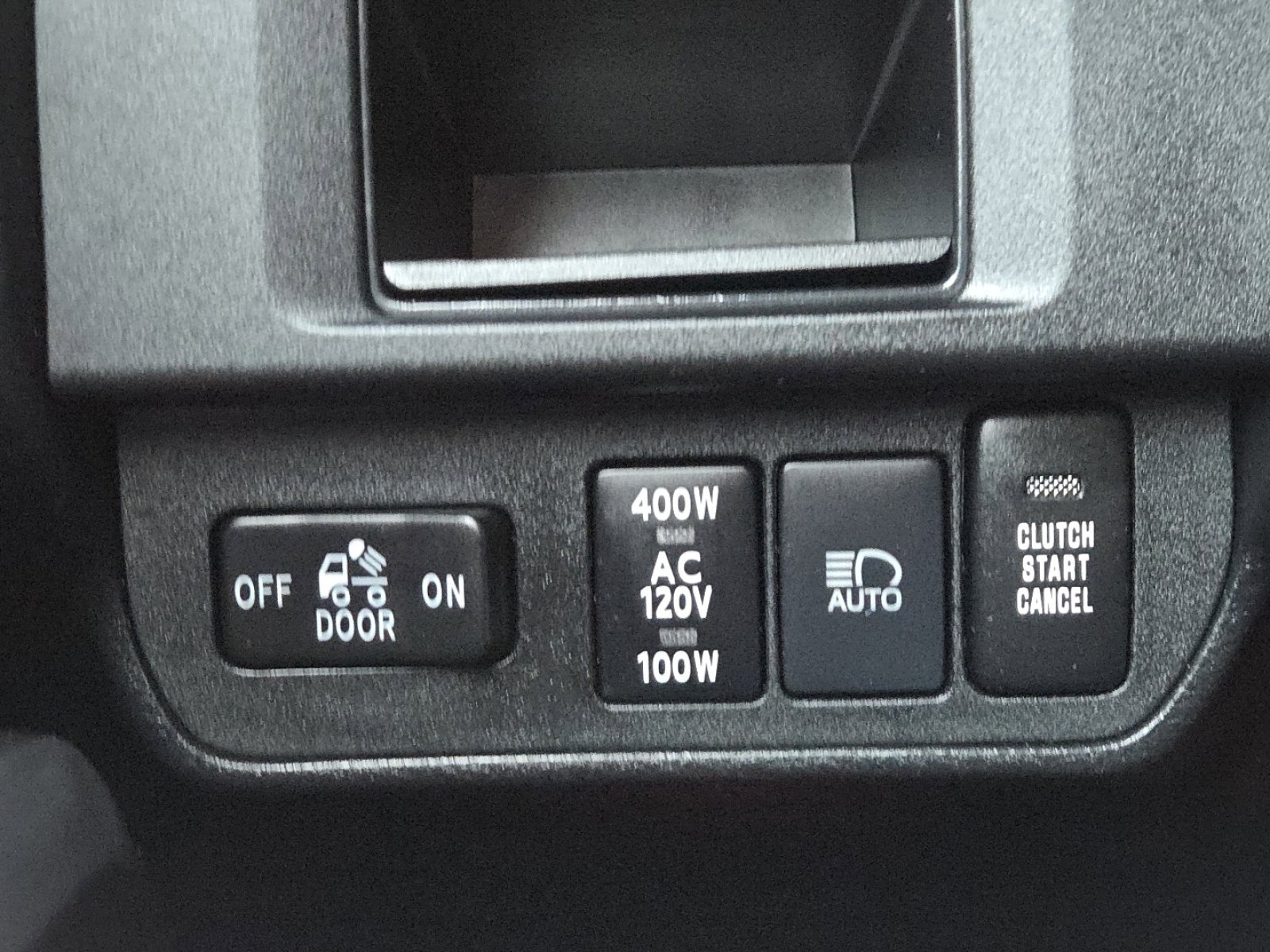 Used 2018 Toyota Tacoma TRD Off-Road w/ Technology Package image 31